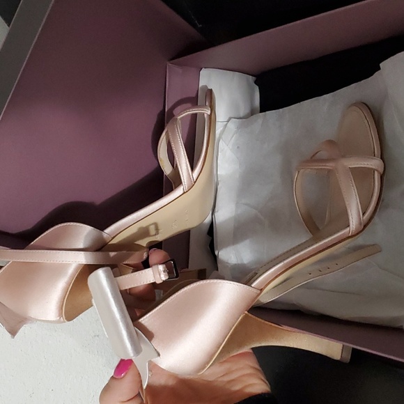 Sz 37 ans 37.5 NIB $890 Fabrizio Viti satin bowed heels